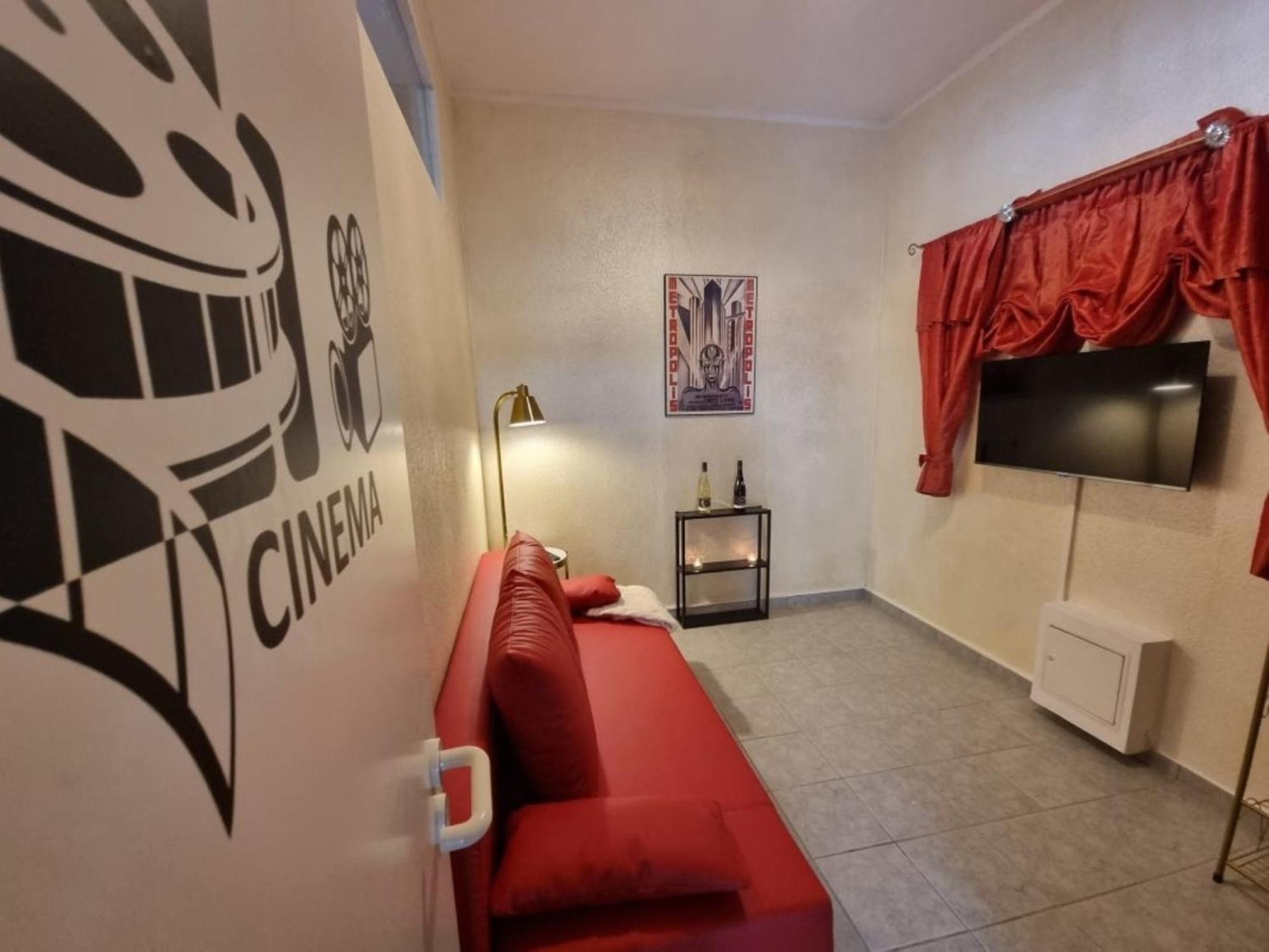 Retroversum Themen-Ferienwohnung บาดเอินเฮาเซน ภายนอก รูปภาพ
